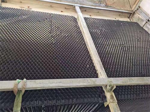 深圳招商銀行研發(fā)中心冷卻塔填料更換、底盤漏水補漏